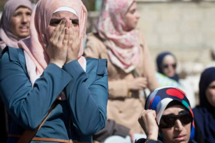 
	Palestina: negocia&ccedil;&otilde;es entre Israel e palestinos, que foram retomadas no fim de julho ap&oacute;s quase tr&ecirc;s anos de interrup&ccedil;&atilde;o, acontecem em uma atmosfera de crise
 (.)