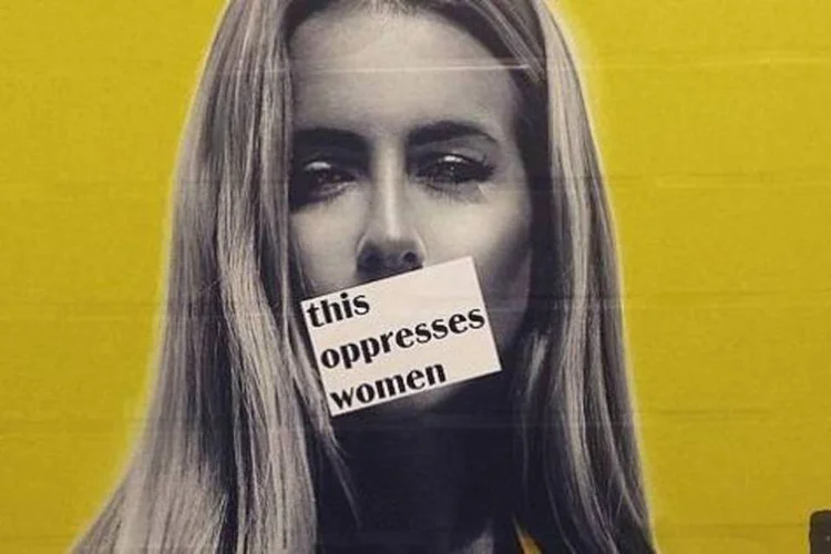 
	&quot;This opresses women&quot; &eacute;, na verdade, uma campanha antiga da Redstockings
 (Reprodução/Instagram)