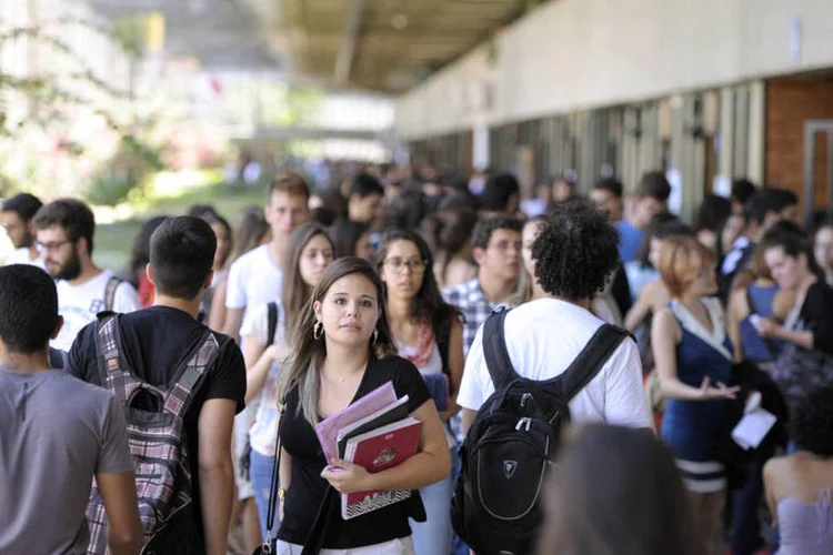 
	Expectativa de vida para ambos os sexos passou de 65,3 anos em 1990 para 71,5 anos em 2013
 (Edilson Rodrigues/Agência Senado)