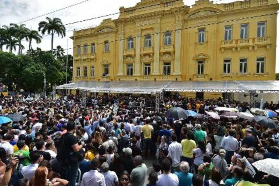 Despedida de Campos reuniu 100 mil em Recife