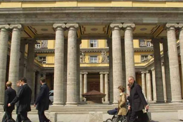 
	Fachada da Munich Re, na Alemanha: a&nbsp;resseguradora tamb&eacute;m elevou o dividendo de 2012, para 7 euros por a&ccedil;&atilde;o (US$ 9,55), de 6,25 euros por a&ccedil;&atilde;o pagos no ano anterior
 (Getty Images)