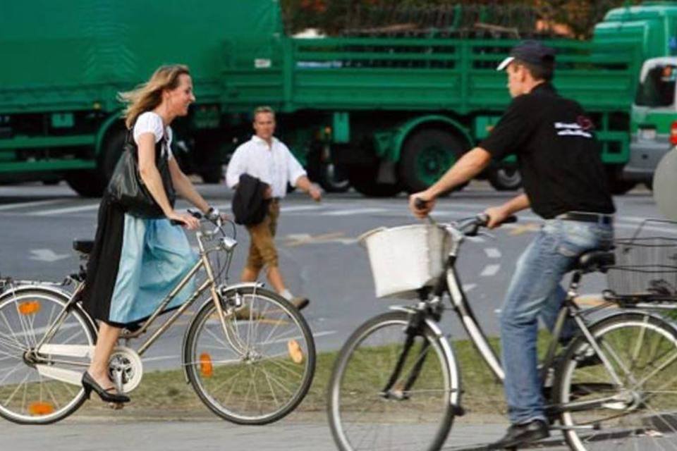 
	Relax: depois dos ciclistas, os passageiros de carro s&atilde;o o segundo tipo de viajante mais feliz
 (Getty Images)