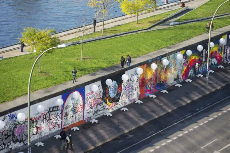Muro de Berlim: "Berlim, a cidade da divisão na Europa, a cidade da liberdade na Europa, não pode ficar calada quando um país planeja construir um novo muro" (Reuters)