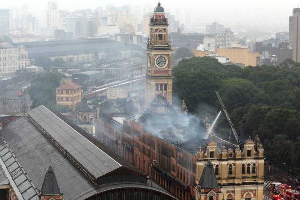 Brigadista morreu após voltar a museu em chamas pela 3ª vez