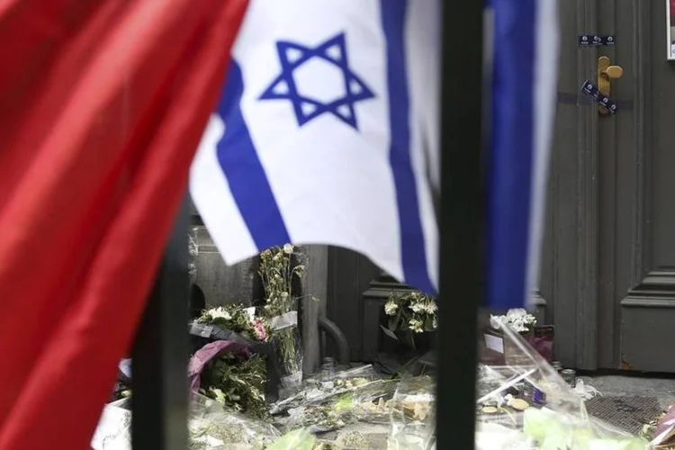 
	Museu Judaico, em Bruxelas: Mehdi Nemmouche, um dos presos, &eacute; suspeito pelo ataque ao museu
 (Francois Lenoir/Reuters)