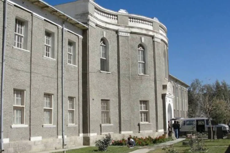Museu Nacional do Afeganistão: Entre as peças devolvidas, há esculturas, machados, espadas, moedas e outros objetos com mais de dois milênios de história (Wikimedia Commons)