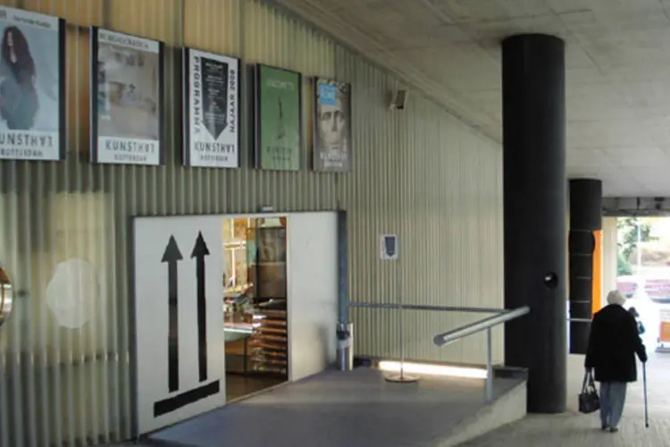 Entrada do museu Kunsthal de Roterdã: as obras pertencem à coleção particular da Fundação Triton, propriedade do casal holandês Willem e Marijke Cordia (Wikifrits/ Wikimedia Commons)