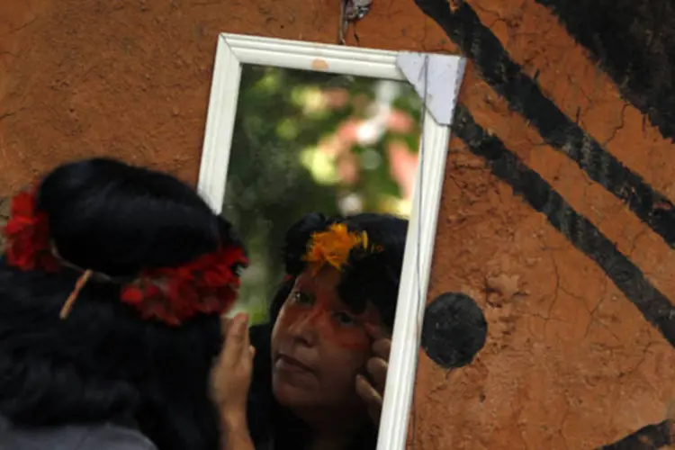 Índios ocupam prédio do Museu do Índio: o governo pretende construir um Centro de Referência da Cultura de Povos Indígenas, na Quinta da Boa Vista, zona norte do Rio. (REUTERS/Pilar Olivares)