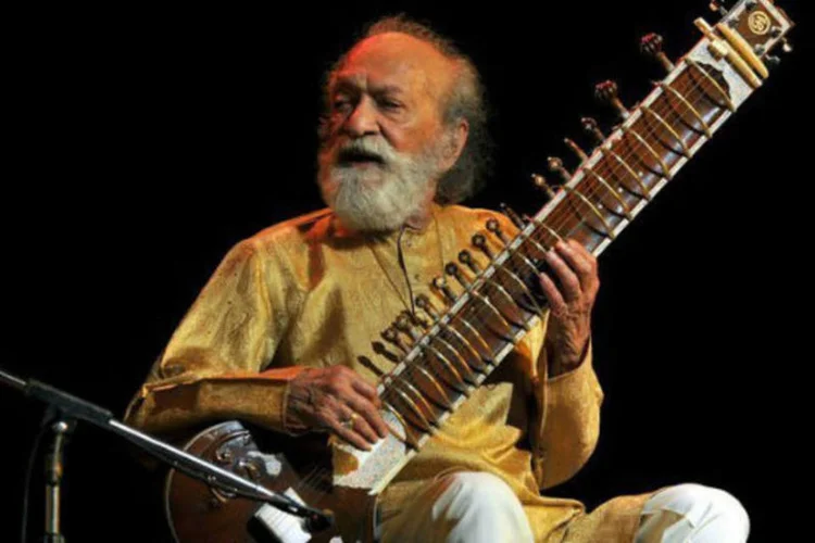 O músico indiano Ravi Shankar em uma apresentação em 7 de fevereiro de 2012 em Bangalore (AFP/ Manjunath Kiran)