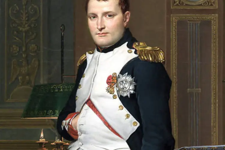 
	Napole&atilde;o Bonaparte: as mangas da &uacute;ltima camisa que Napole&atilde;o vestiu ser&atilde;o vendidas por um pre&ccedil;o de sa&iacute;da de entre 8 e 10 mil euros
 (Wikimedia Commons)