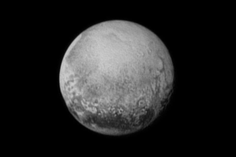 Sonda New Horizons alcança maior aproximação de Plutão
