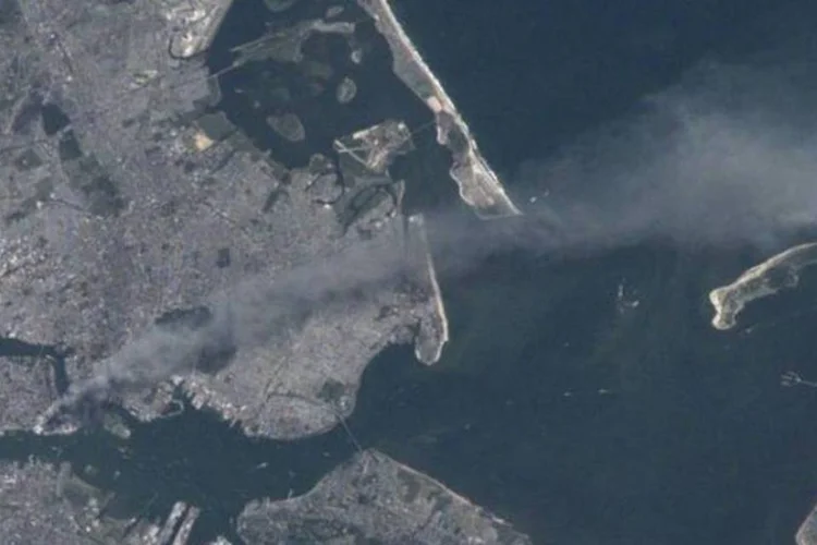 Comandante da Expedição 3 da Estação Espacial Internacional sobrevoava Nova York poucos momentos após o ataque (Nasa)