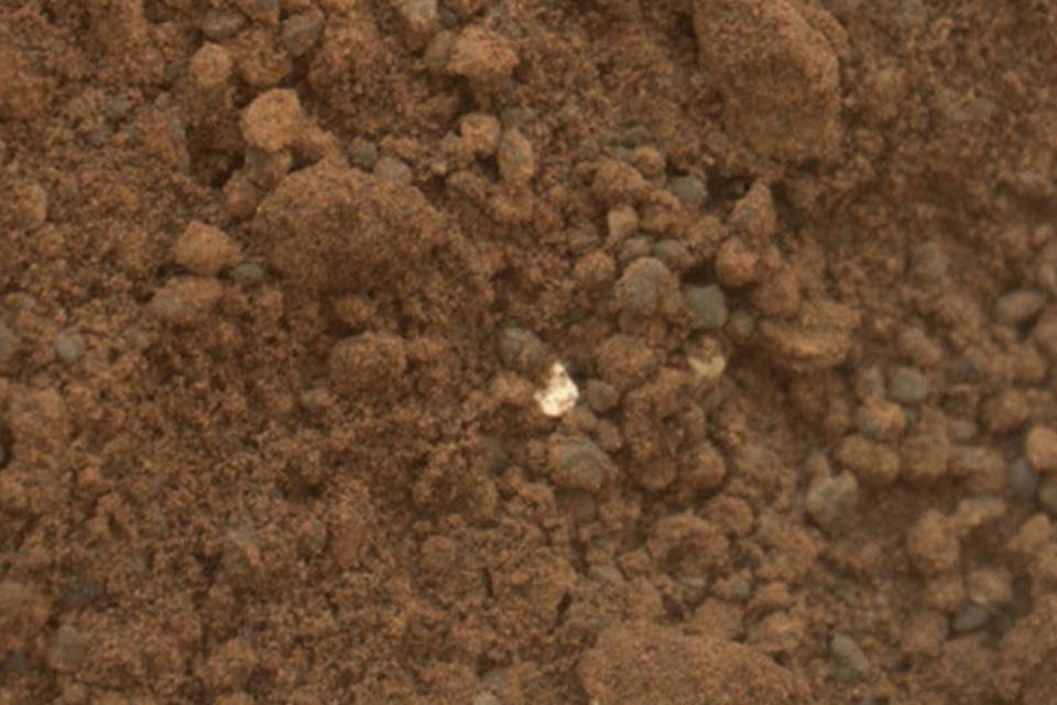 Curiosity estuda partículas brilhantes encontradas em Marte
