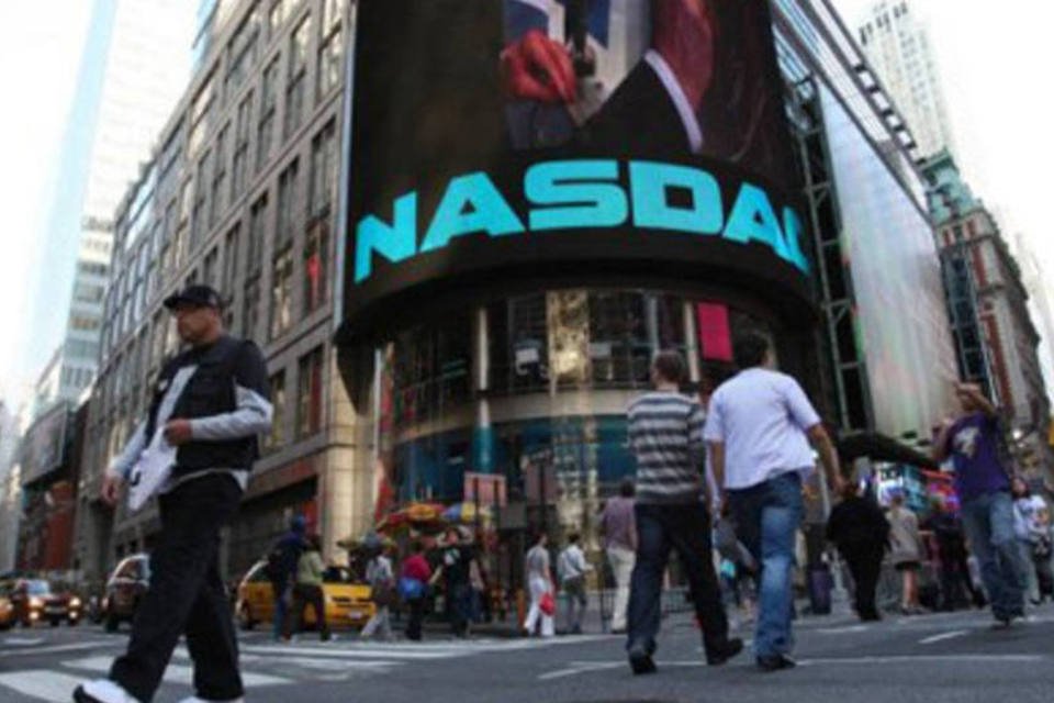 Mercado sobe por dados, mas Amazon pressiona Nasdaq