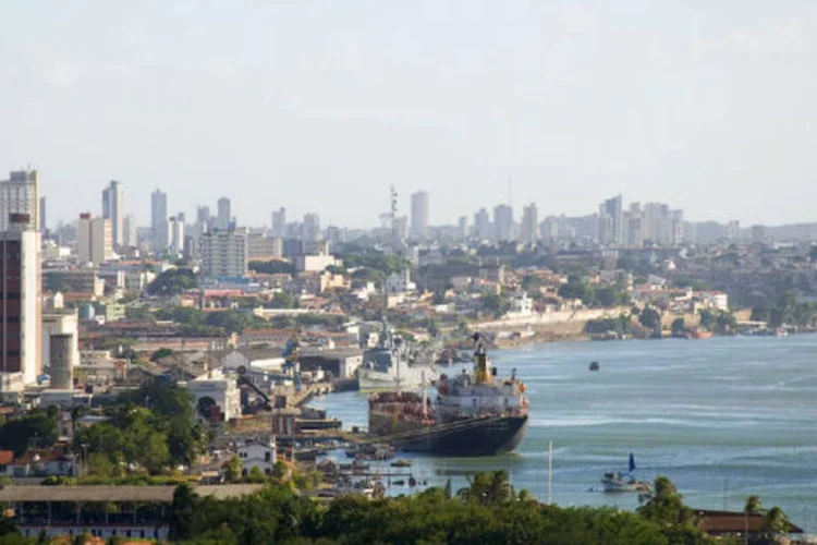 
	Porto de Natal, no Rio Grande do Norte: uma falha geol&oacute;gica na regi&atilde;o motivou os tremores,&nbsp;que s&atilde;o monitorados h&aacute; pelo menos tr&ecirc;s anos, segundo especialista
 (foto/Wikimedia Commons)