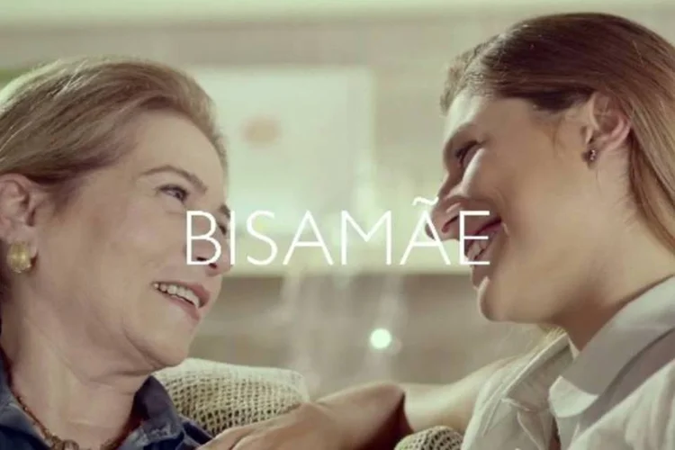 Natura mostra os tipos de mães em campanha: marca “batiza” alguns dos diversos tipos de mães contemporâneas, como “Mãedrasta”, “Bisamãe”, “Irmãe”, “Multimãe” e “Mãemãe” (Reprodução/YouTube/naturabemestarbem)