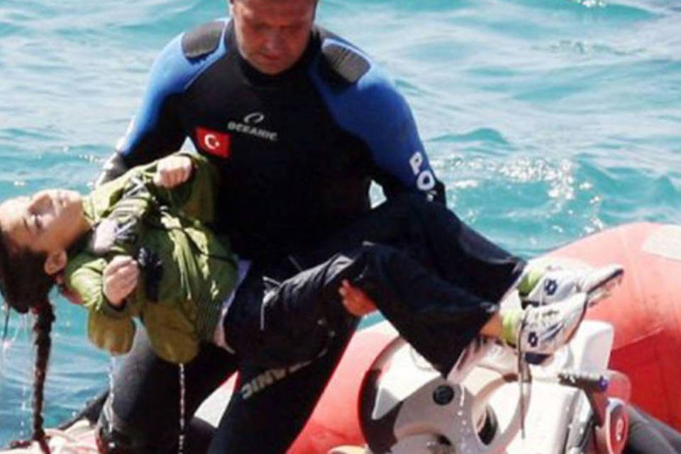 Numero de mortos em naufrágio na Turquia sobe para 61