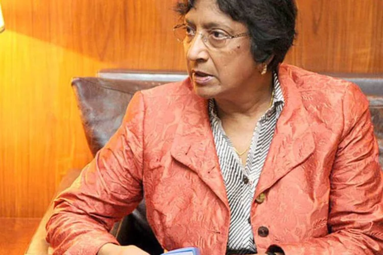 Pillay: "Nos lugares onde os direitos humanos básicos são vulneráveis e onde se responde com brutal violência às reivindicações pacíficas, os povos se veem obrigados a recorrer à rebelião contra a tirania e a opressão. Ocorreu na Líbia, agora pode acontecer na Síria" (Wikimedia Commons)