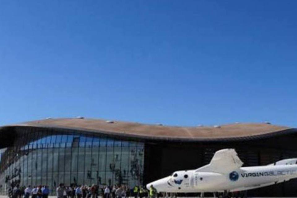 Milionário inaugura aeroporto espacial comercial nos EUA
