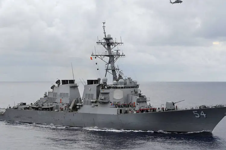 
	Navio americano: em repetidas ocasi&otilde;es, Washington disse que seu trabalho &eacute; garantir a liberdade de navega&ccedil;&atilde;o na zona
 (U.S. Navy / Reuters)