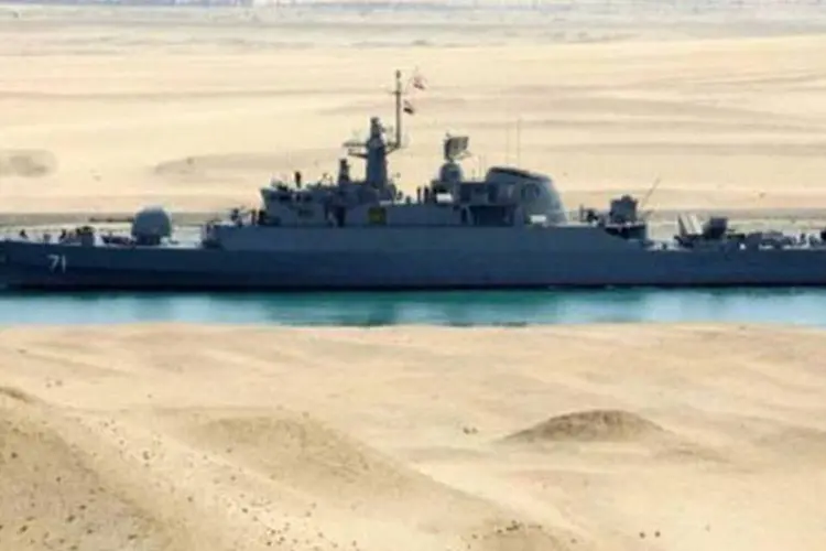 Uma vez no Mediterrâneo, o navio pode chegar rapidamente ao longo da região de Trípoli, última zona ainda controlada por Kadhafi (AFP)