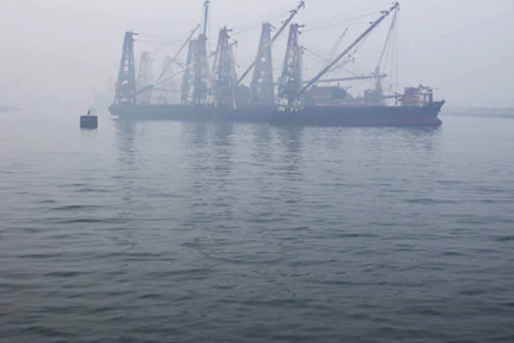 
	Navio chin&ecirc;s: estudo mostra que poluentes emitidos por navios t&ecirc;m um impacto substancial na sa&uacute;de humana
 (Bloomberg)