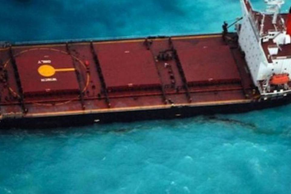 Vazamento de navio chinês ameaça barreira de coral na Austrália