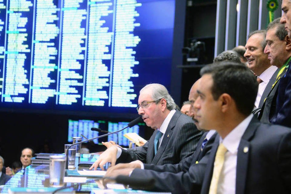 Planalto vê atraso na decisão do STF de afastar Cunha