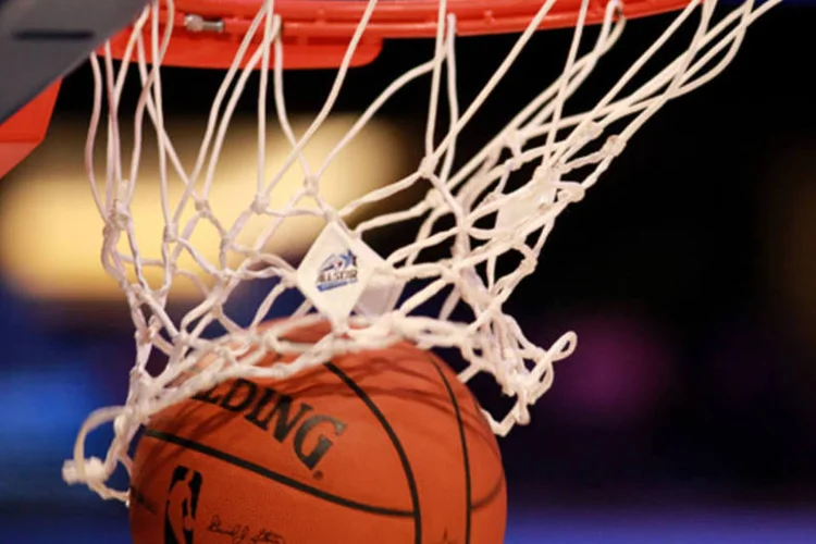 
	Basquete: &quot;A primeira e principal condi&ccedil;&atilde;o desfavor&aacute;vel &eacute; a agress&atilde;o da R&uacute;ssia contra a Ucr&acirc;nia, que tem causado instabilidade e que amea&ccedil;a a seguran&ccedil;a das regi&otilde;es do sudeste da Ucr&acirc;nia&quot;, disse diretor
 (Ronald Martinez/Getty Images)