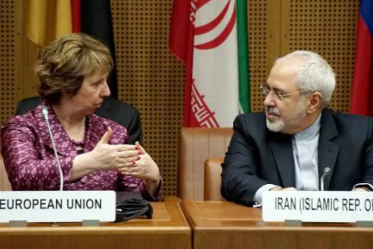 Chanceler iraniano e representante europeia: início de negociações foi marcado por almoço entre Zarif e Ashton (AFP)