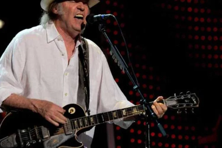 
	Psychedelic Pill, petardo duplo com 88 minutos, &eacute; o primeiro disco em nove anos com a lend&aacute;ria Crazy Horse
 (Getty Images/Getty Images)