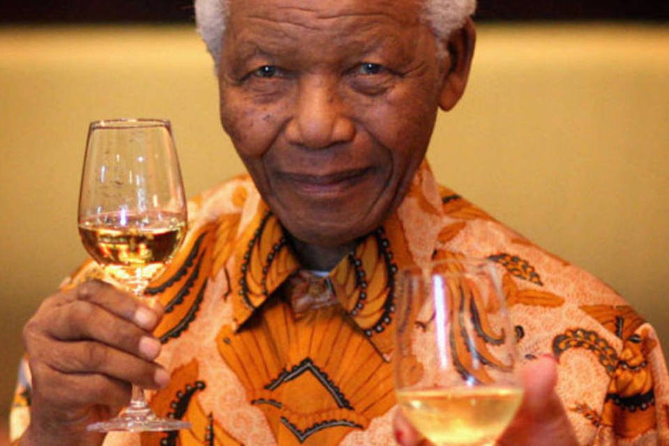 Disputa por patrimônio de Mandela envolve filhas e amigos