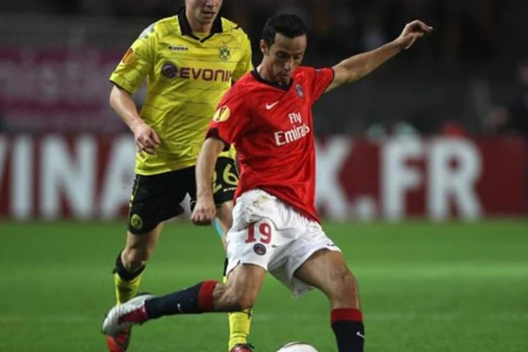 O brasileiro Nenê, de vermelho, é atualmente a maior estrela do PSG (Michael Steele/Getty Images)