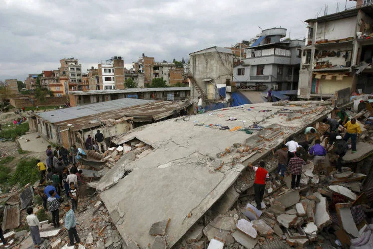 
	Funcion&aacute;rios da Embaixada do Brasil em Nova Deli, na &Iacute;ndia. foram deslocados para refor&ccedil;ar a equipe da embaixada em Katmandu
 (Reuters)
