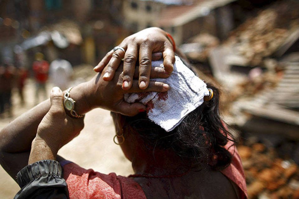 Sobe para 66 o n° de mortos em réplica de terremoto no Nepal