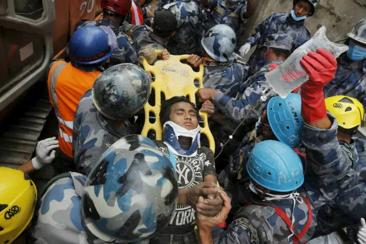 
	Terremoto no Nepal: gargalos do controle aduaneiro dificultam a chegada de ajuda
 (Reuters)