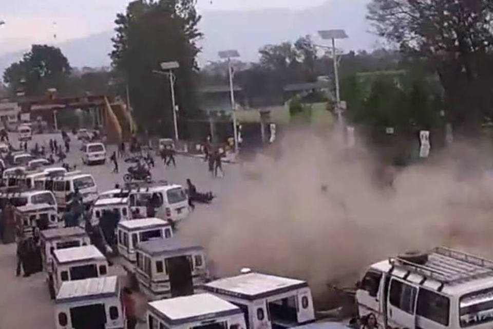 Vídeo mostra o momento exato em que terremoto atinge o Nepal