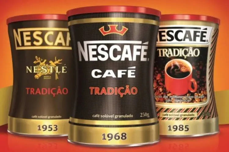 
	Latas antigas de Nescaf&eacute;, da Nestl&eacute;: companhia est&aacute; revitalizando a marca
 (Divulgação/Nestlé)