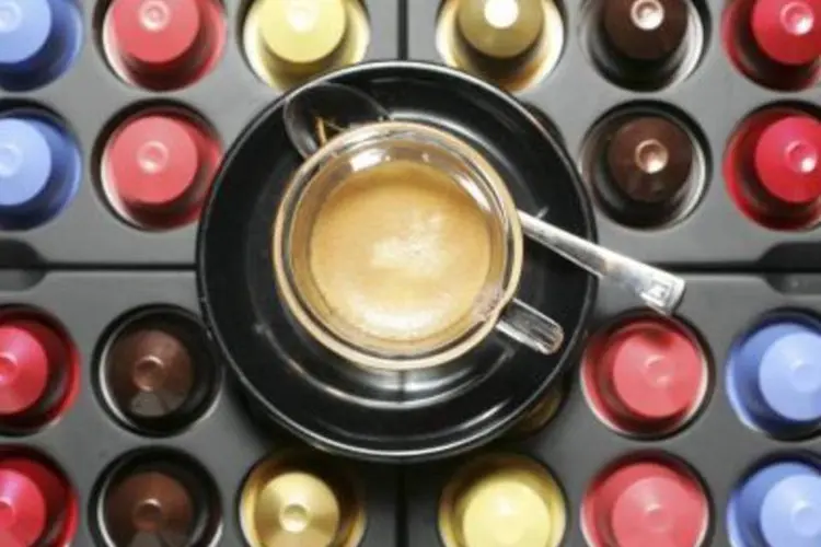 Xícara de café expresso e cápsulas da Nespresso: vendas mundiais subiram 30% (Nespresso/Divulgação)