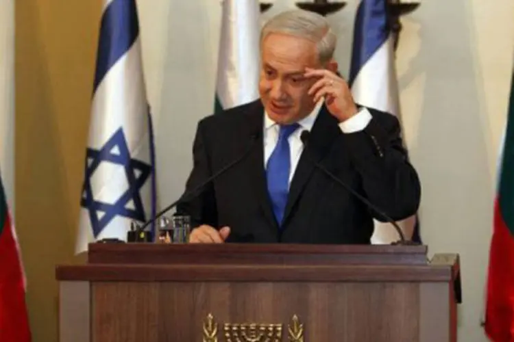 
	Netanyahu gesticula em coletiva de imprensa: &quot;o mundo diz a Israel que ainda h&aacute; tempo. Eu respondo: tempo para qu&ecirc;, tempo at&eacute; quando?&quot;
 (Gali Tibbon/AFP)