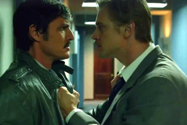 Cena de Narcos, do Netflix: marca redublou cena com humor para divulgar série e serviço (Reprodução)