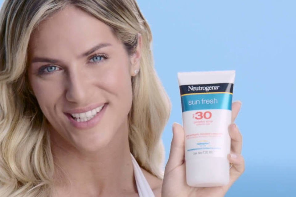 DM9 promove Neutrogena com Giovanna Ewbank