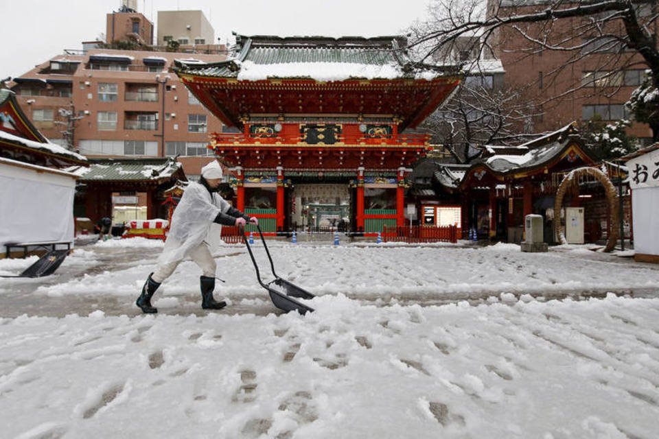 Fortes nevascas deixam 206 feridos e cancelam voos no Japão