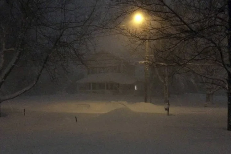 
	Nevasca em Nova York: tempo frio tem atingido todo o pa&iacute;s desde ter&ccedil;a-feira
 (Judith Gros/Reuters)