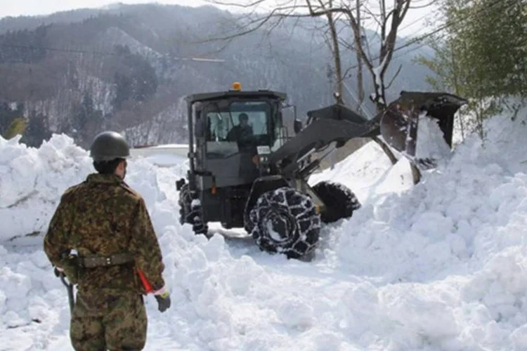 Nevasca no Japão: houve precipitação de mais de 1,1 metro de neve na prefeitura (província) de Yamanashi, na região central do Japão, o maior acúmulo em mais de um século de registros (Reuters)