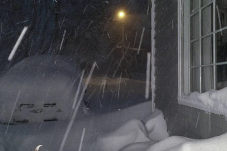 Neve acumulada em Nova York: foi a manhã mais fria de novembro em todo o país desde 1976 (Judith Gros/Reuters)