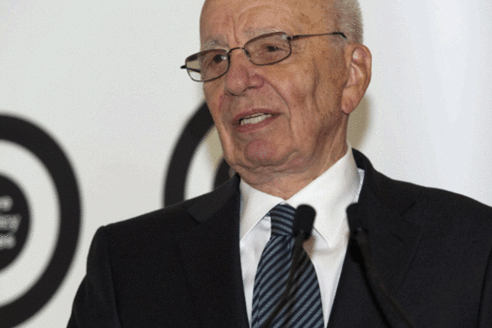 Oferta de Murdoch por BSkyB chega à comissão de concorrência