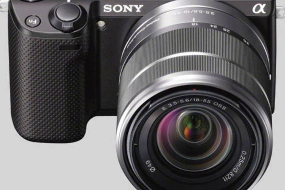 Câmera da Sony transmite foto para o Facebook