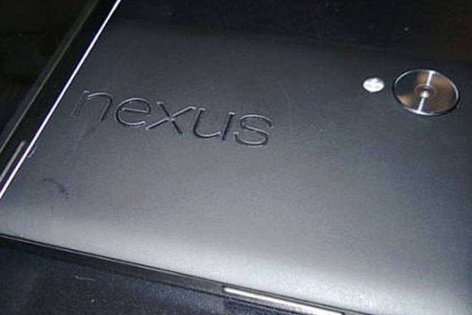 Melhor foto, até agora, do suposto Nexus 5 circula na web
