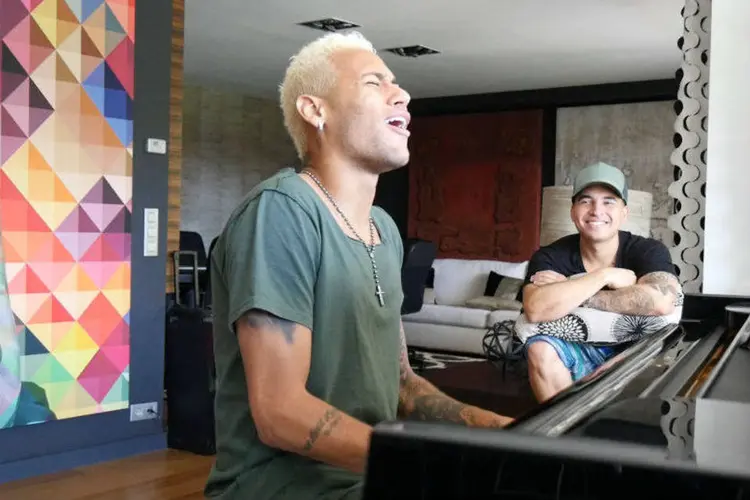 Neymar cantando: apenas mais um comercial (Reprodução)